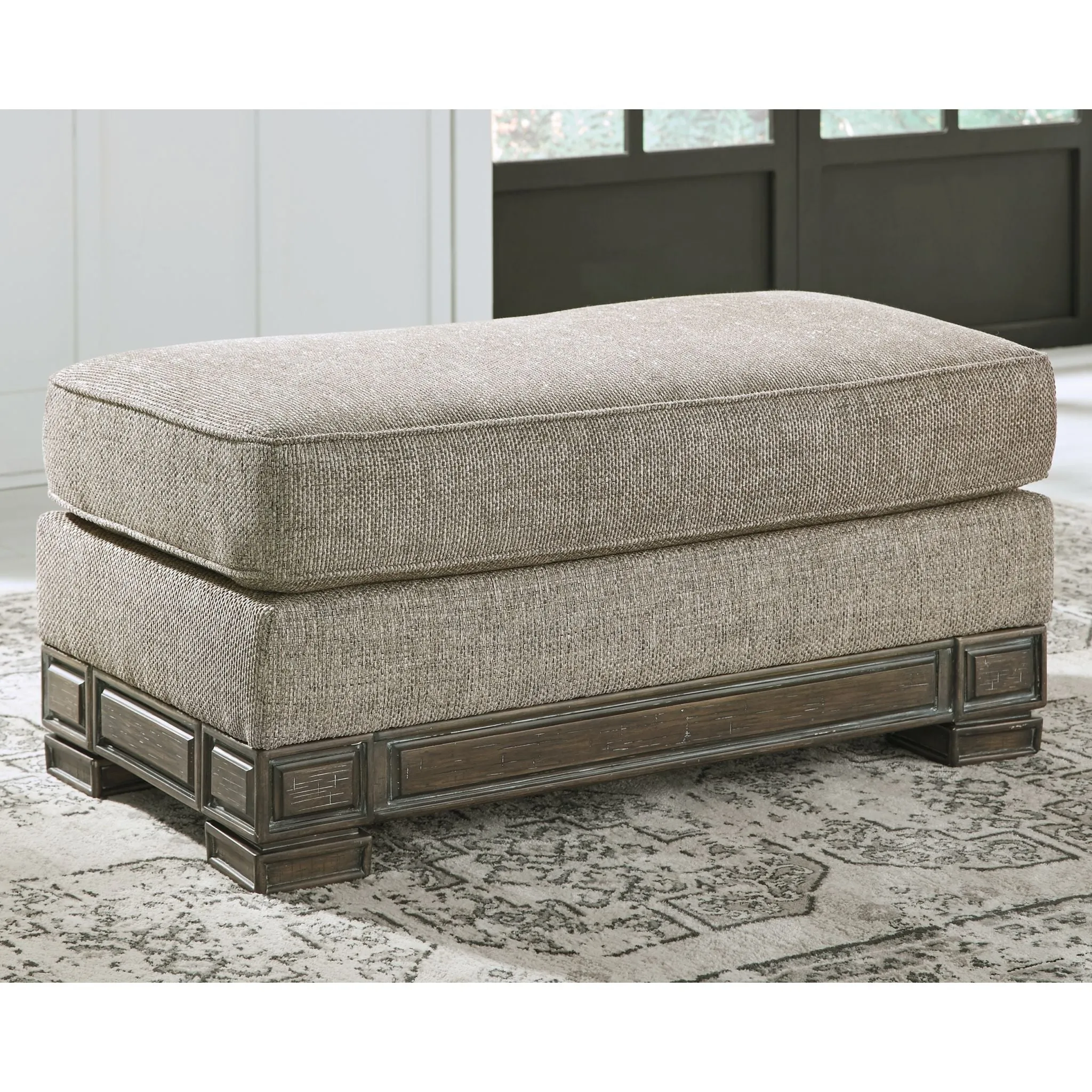 Einsgrove Ottoman