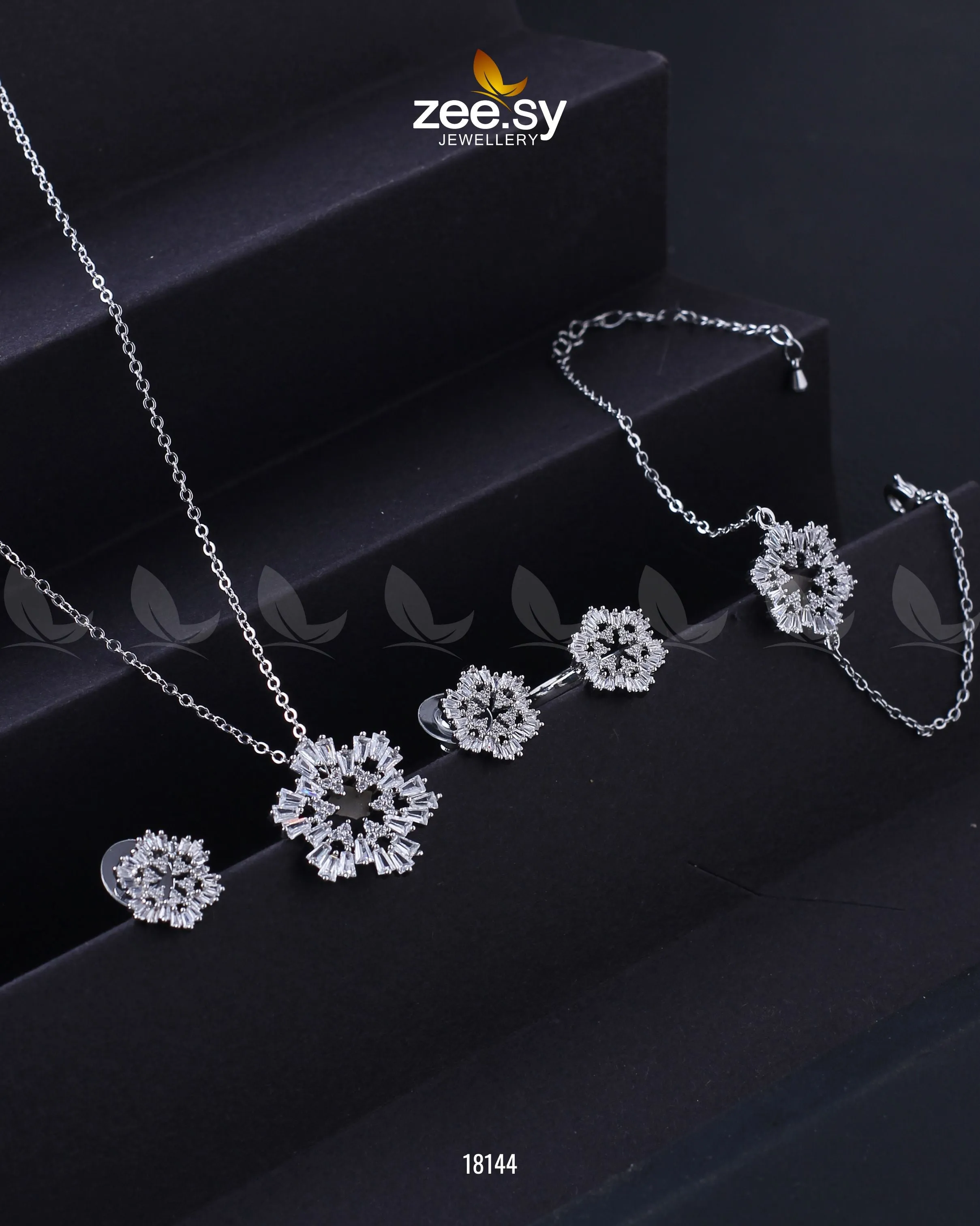 Snowflake Pendant Set - Gold